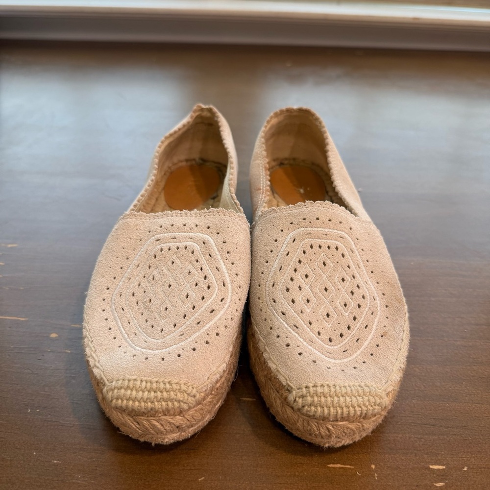 Ugg Heidi Perforated Suede Espadrille Loafers Beige Cream Womens Size 7.5